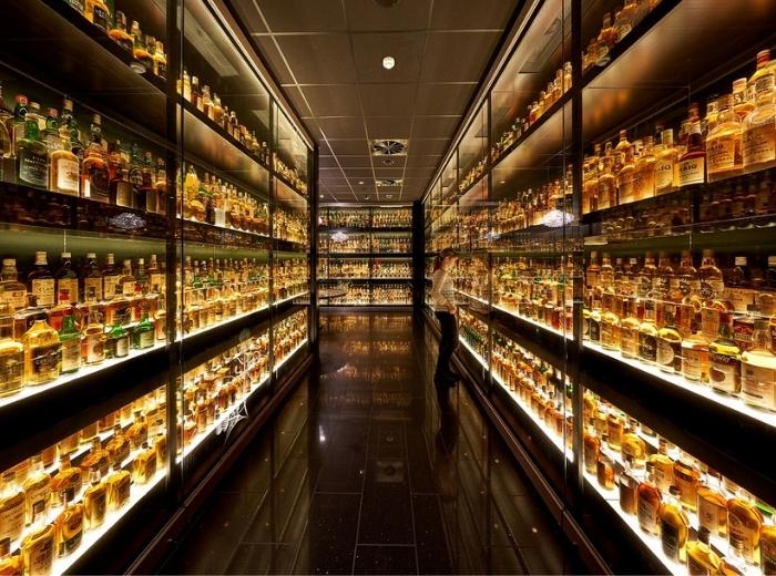 Carousel-Tour-The-Worlds-Largest-Collection-of-Scotch-whisky.jpg